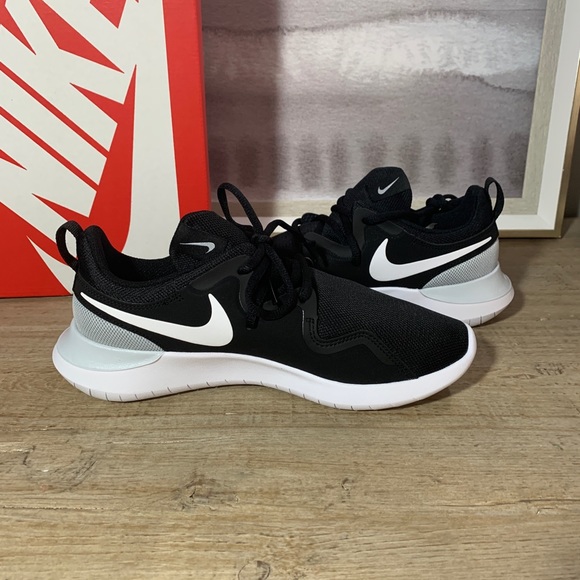 NEW Nike Tessen Black Running Shoe with box - Picture 8 of 13